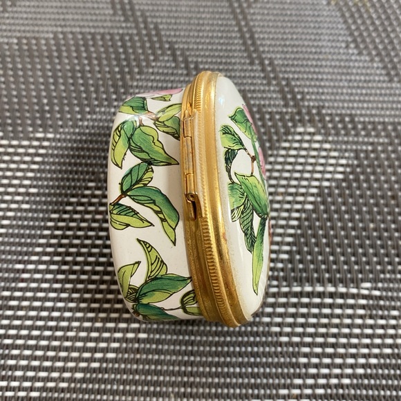 Tiffany Circa 1983 Pillbox - Picture 4 of 6